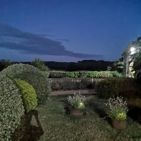 Domaine De La Croisee Verte, 3 Maisons Au Coeur Du Perigord *